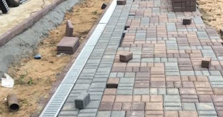 Профессиональная укладка плитки на улице в Богородицке в октябре