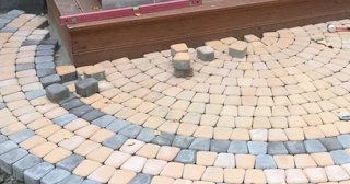 Укладка плитки на крыльцо в Богородицке по цене от 855 руб. за м² | ТротуарнаяПлитка