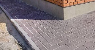 Укладка плитки на отмостку: Цена от 855 руб. в Богородицке от ТротуарнаяПлитка