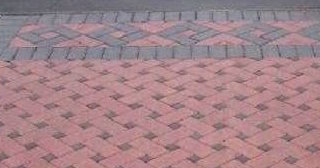 Укладка тротуарной плитки на старое бетонное основание в Богородицке в октябре