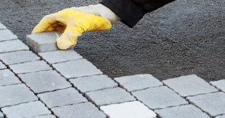 Укладка брусчатки в Богородицке - цена от 855 руб. за м2 | ТротуарнаяПлитка
