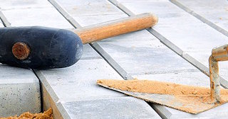 Профессиональная укладка тротуарной брусчатки в Богородицке в октябре