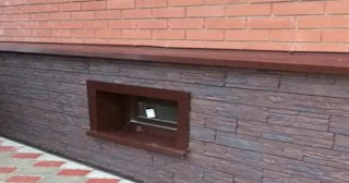 Облицовка цоколя панелями под камень в Богородицке в октябре