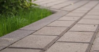 Профессиональная укладка тротуарных дорожек в Богородицке в октябре